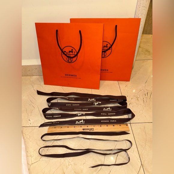 Hermes Gift Bags & Ribbons - Picture 2 of 6